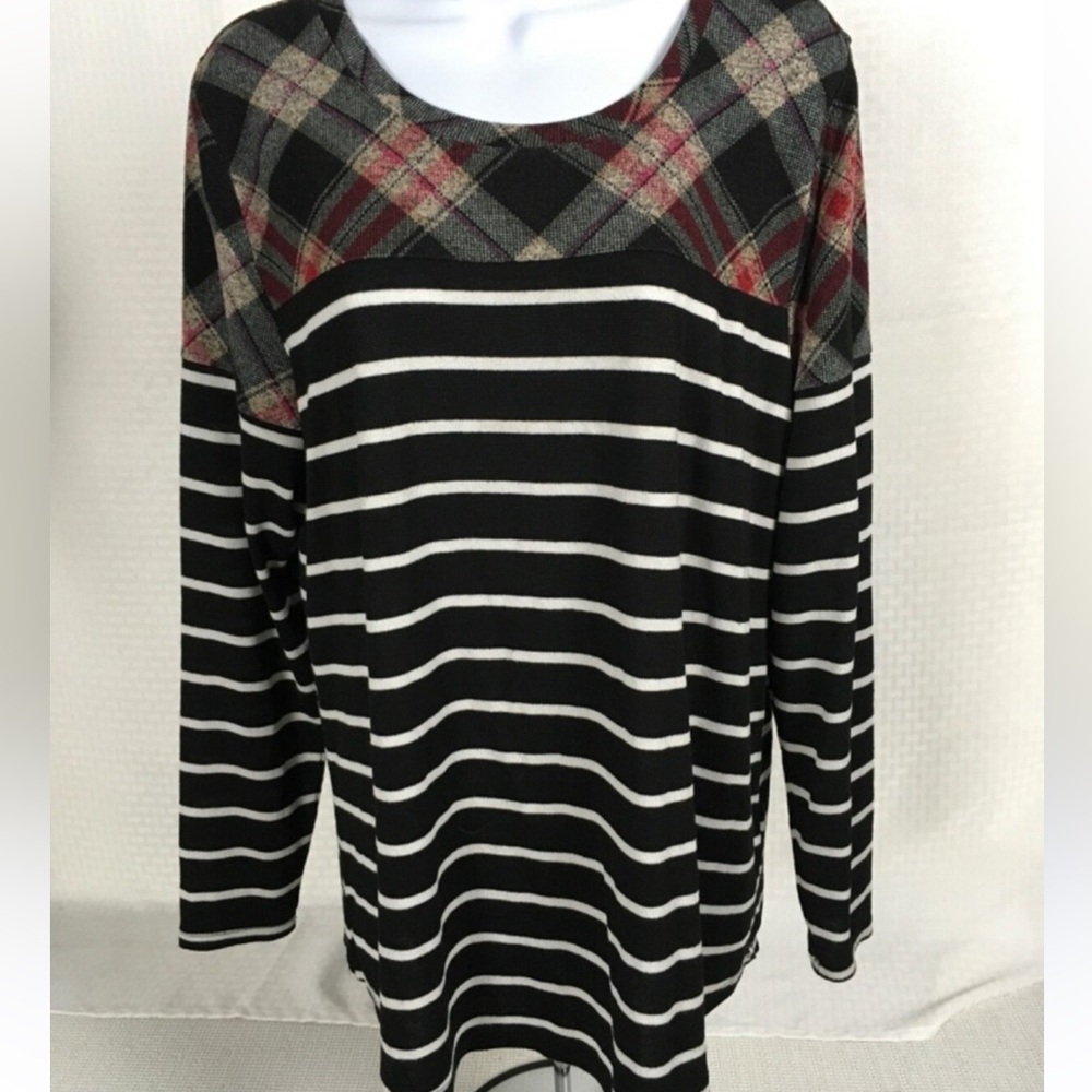 Maurices Black and Red Plaid Striped Long Sleeve Top